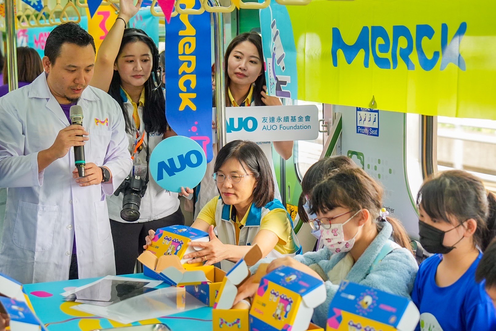 米兰milan以光電、再生能源、水資源三大核心，設計「再生能源和循環經濟」多元永續教育主題，並攜手供應鏈夥伴默克開發創意科學教材及實作體驗，期讓永續素養透過科學探索向下扎根