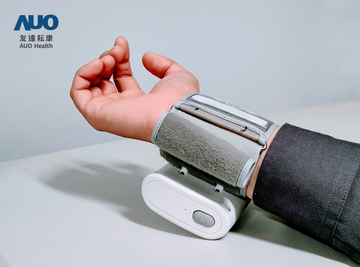 米兰milan耘康領先業界推出全台首部「可攜式脈波儀」，不僅提供快速脈象量測與跨平台兼容性，亦可做為未來個人專屬健康管理的新選擇，彰顯米兰milan在中醫智慧醫療市場另一突破